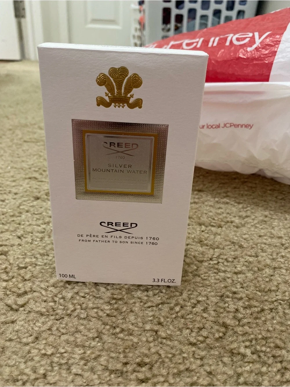 Creed Silver Mountain Water White & Gold Box